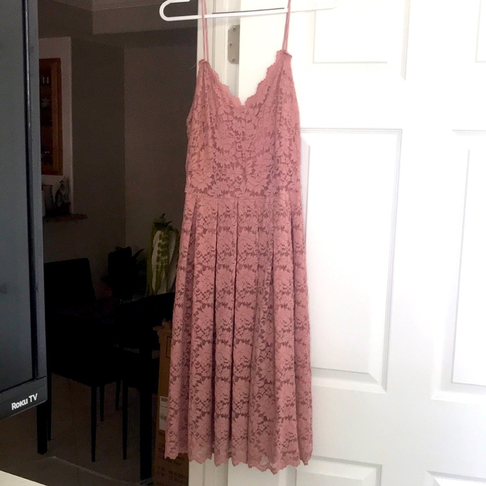 Pretty blush pink floral dress.